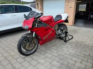 Ducati 916 i fin stand