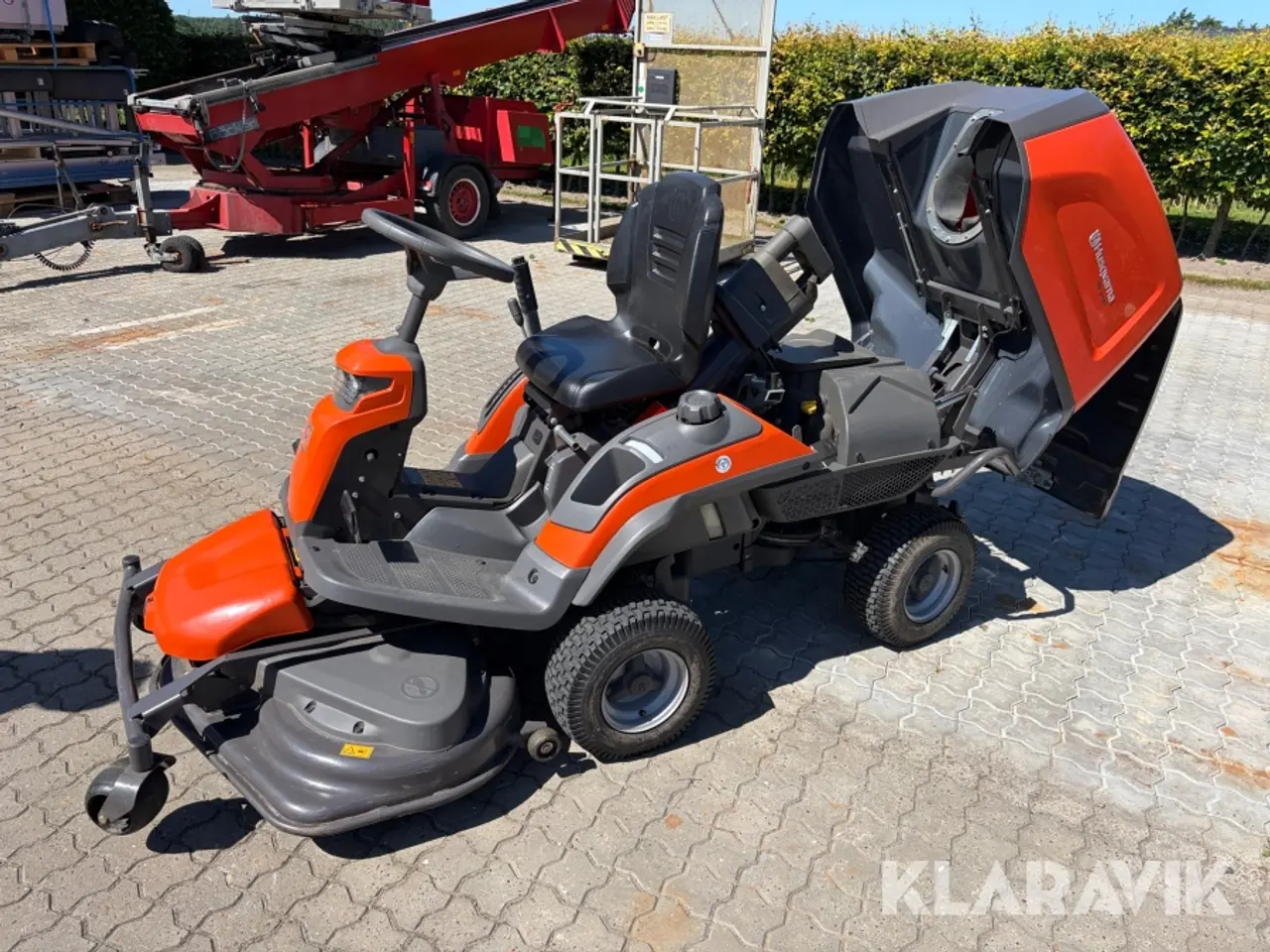 Billede 8 - Frontklipper Husqvarna RC 318T med græsopsamler