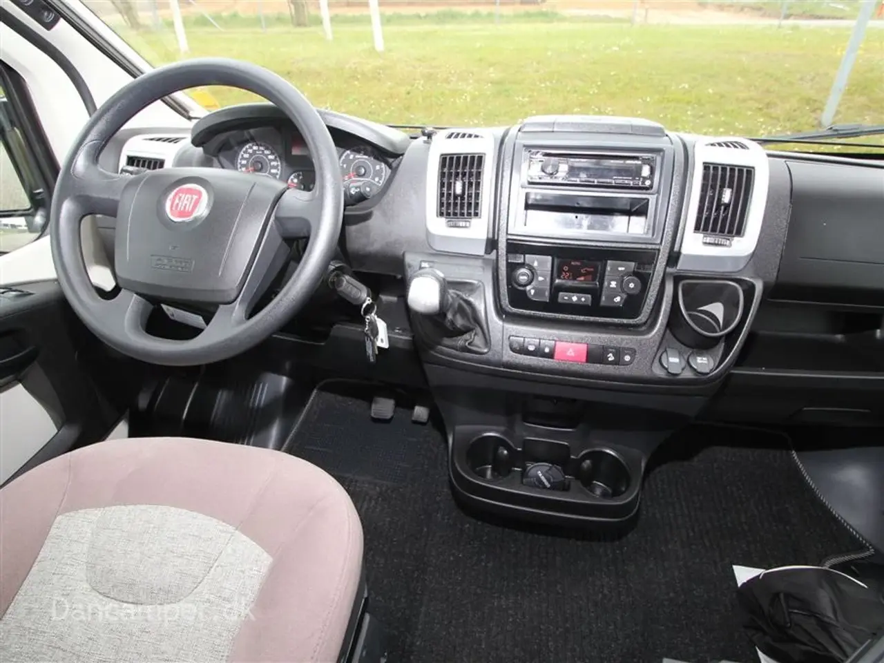 Billede 7 - 2019 - Carthago van 640 LE Chaming   Carthago Charming, Luksusvan godt udstyret - Enkeltsengsmodel. 150Hk Automatgear - Solcelle - inverter mm.