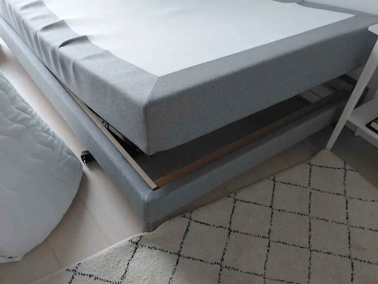 Billede 2 - Elevation seng  nypris 8300.