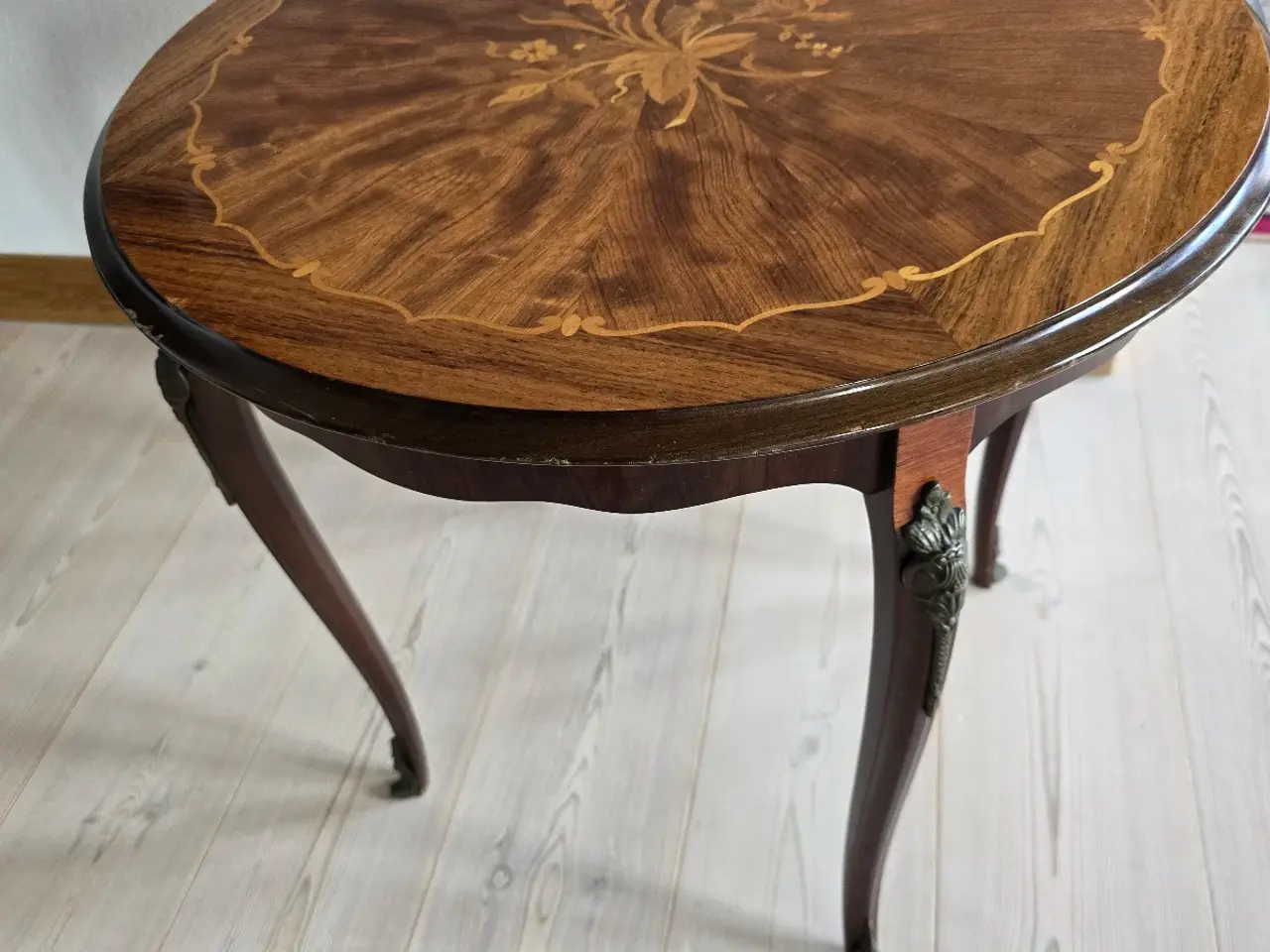 Billede 1 - Smukt sidebord Rokoko stil,