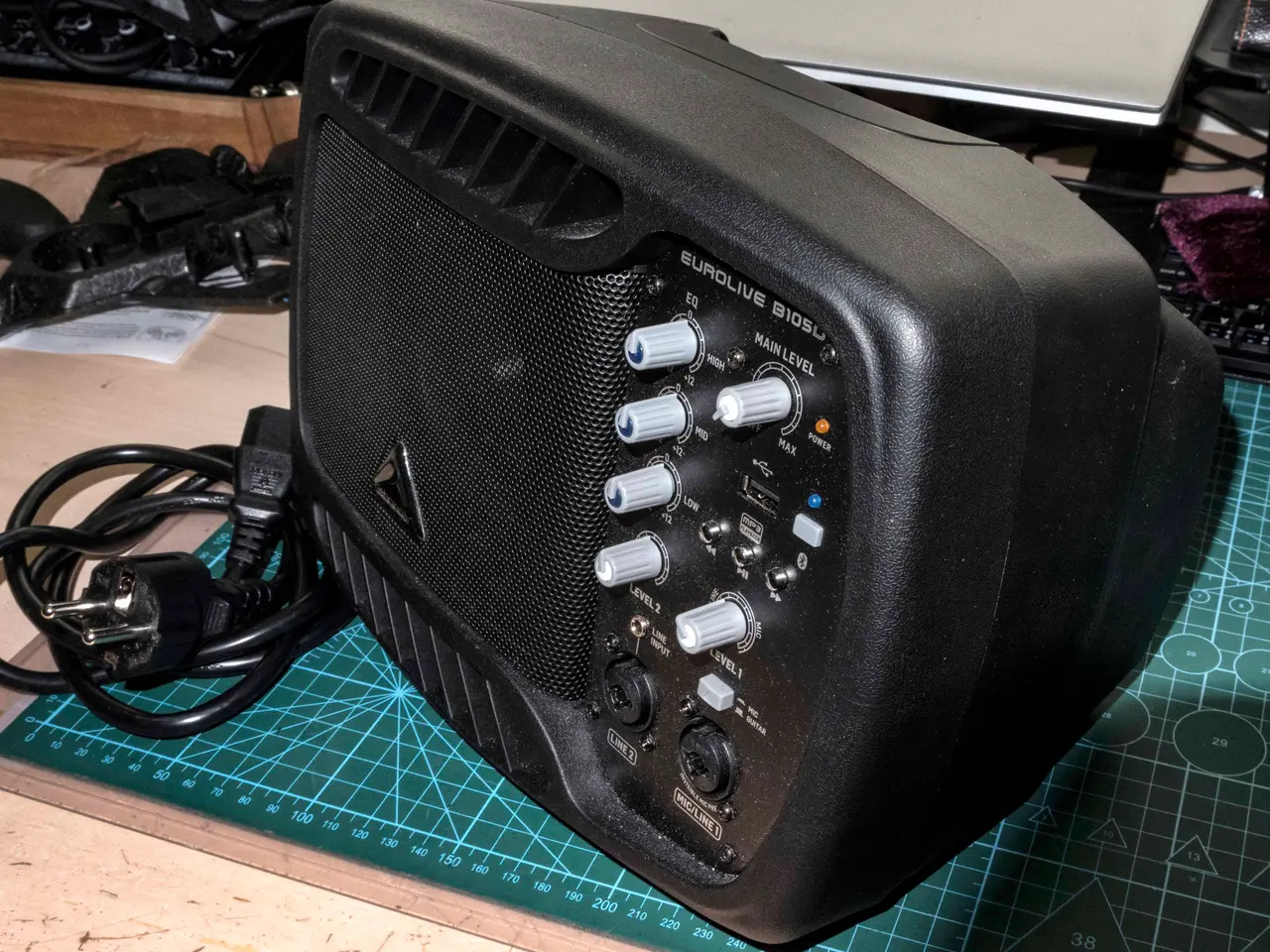 Billede 2 - Behringer Eurolive B105D Monitor.