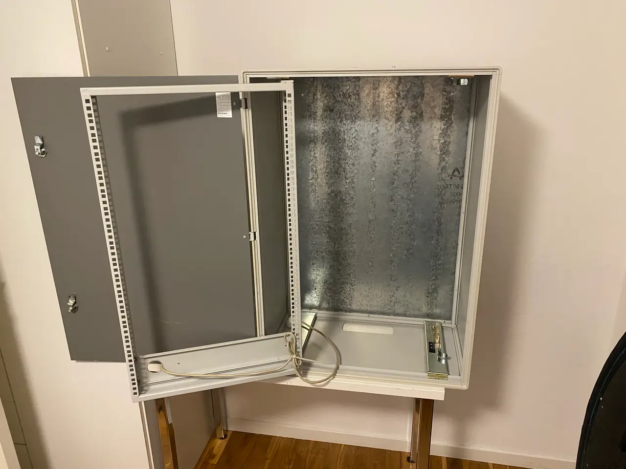 Billede 5 - 19'' Rack skab / Serverskab / Krydsfelt