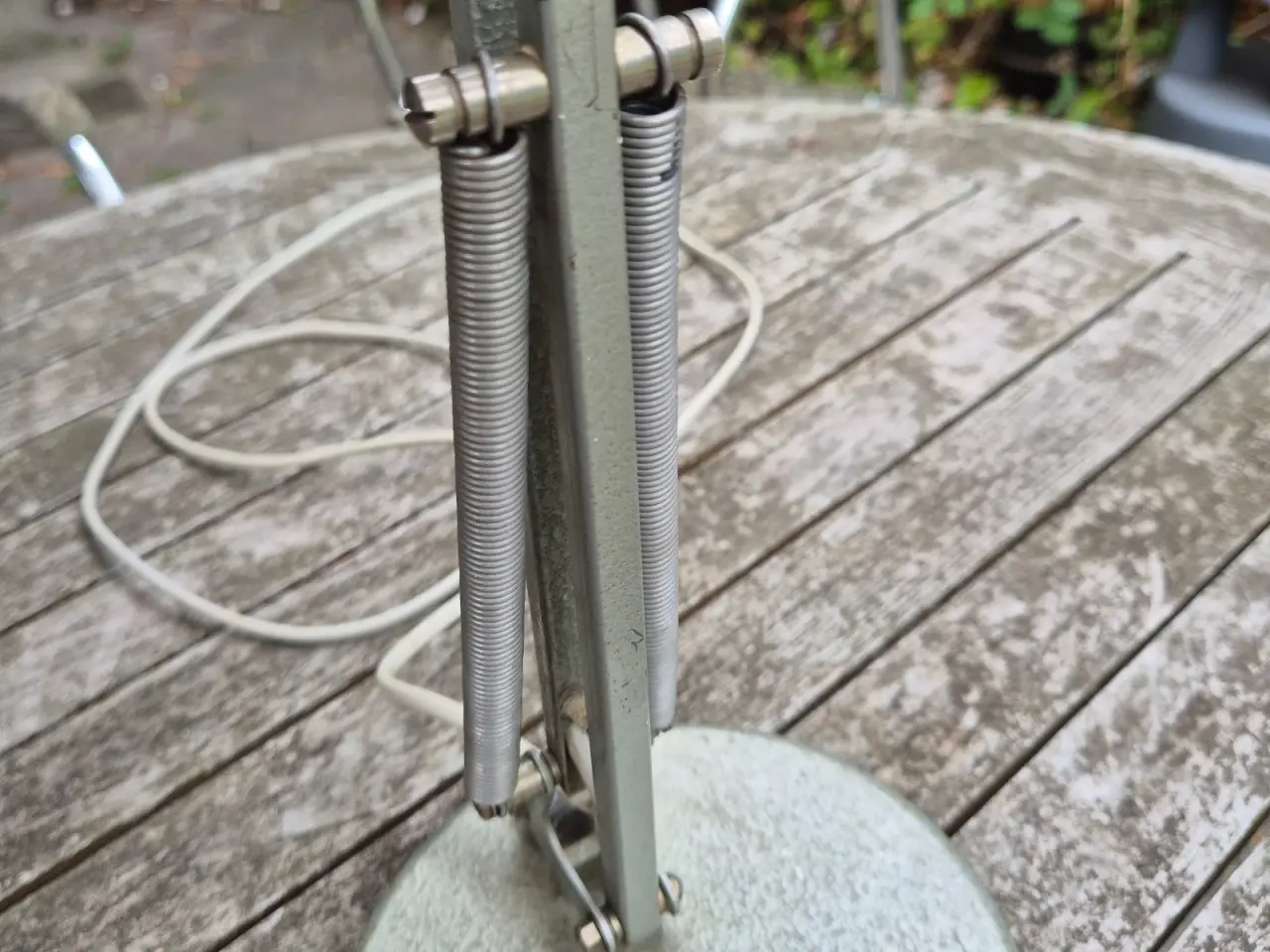 Billede 8 - Fleksibel bordlampe i metallicgrå
