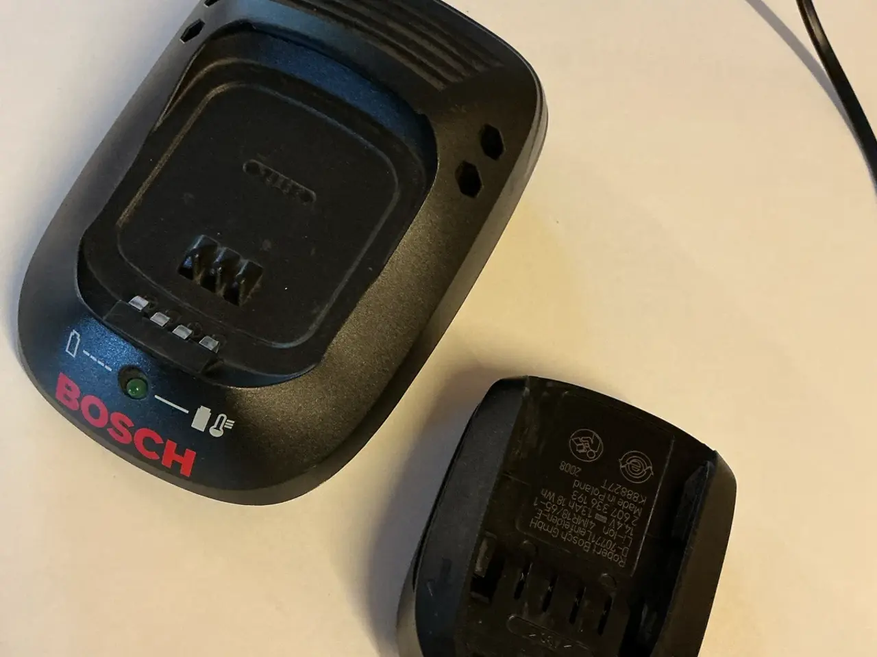 Billede 2 - Bosch batterioplader + batteri 