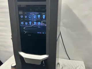 Fuldautomatisk Kaffe/Espressomaskine - Nyistandsat