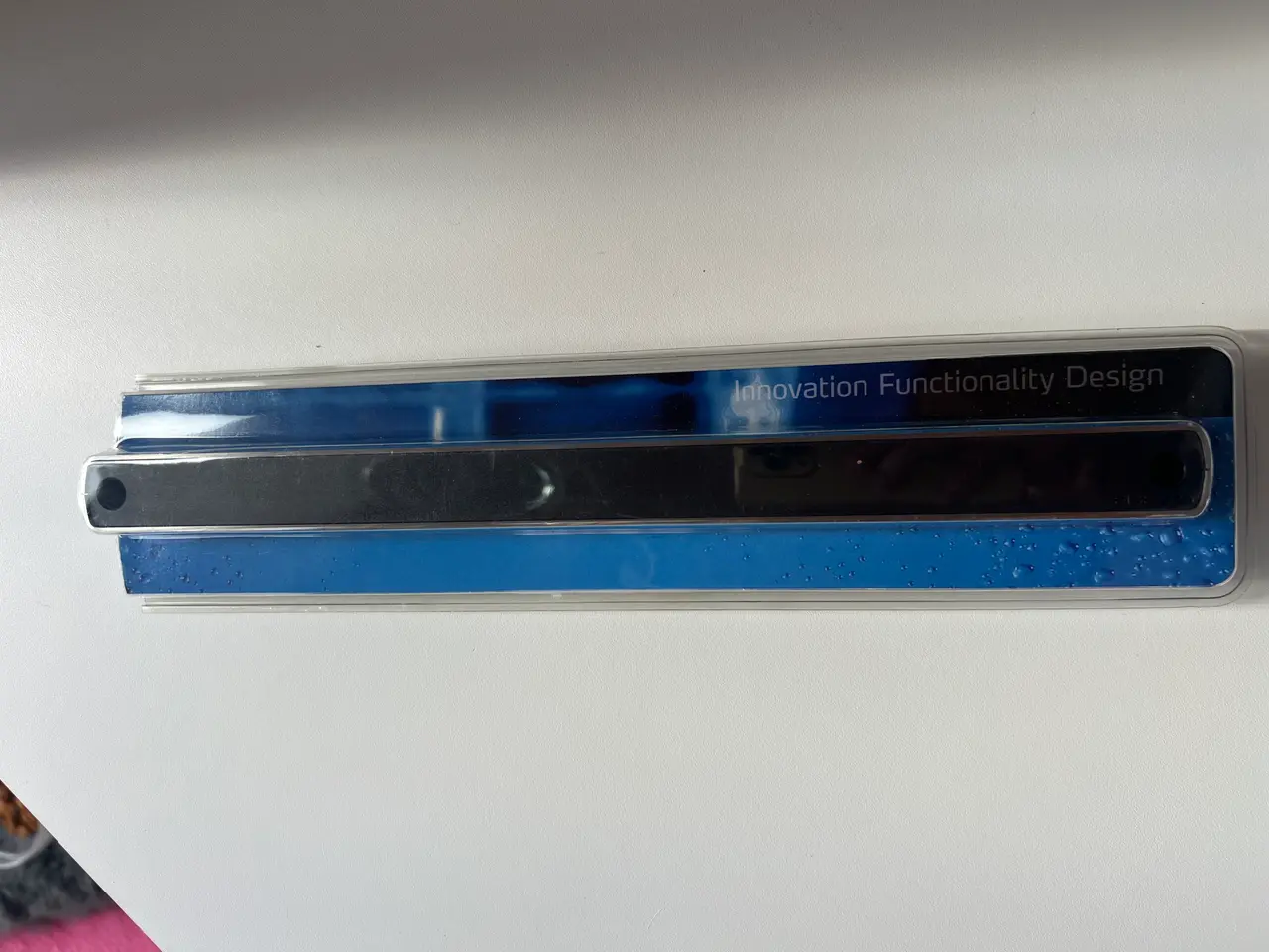 Billede 1 - NY og uåbnet knivmagnet fra Fiskars (32 Cm. Lang)