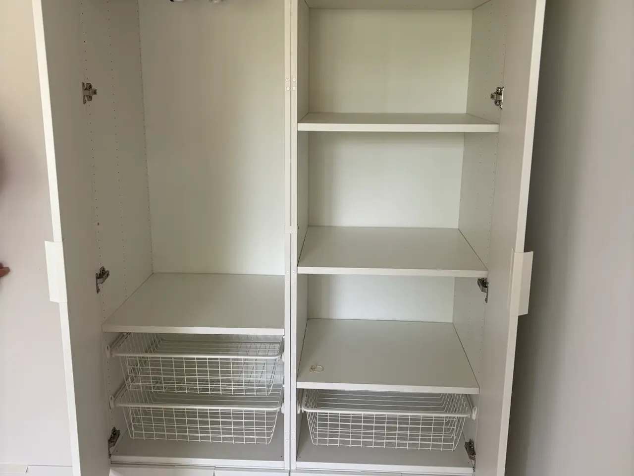 Billede 2 - Super flot IKEA Platsa garerobeskab