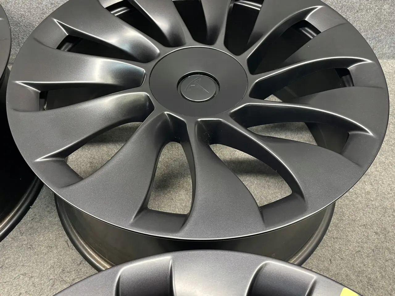 Billede 1 - ALUFÆLGE TESLA MODEL 3 UBERTURBINE 20"