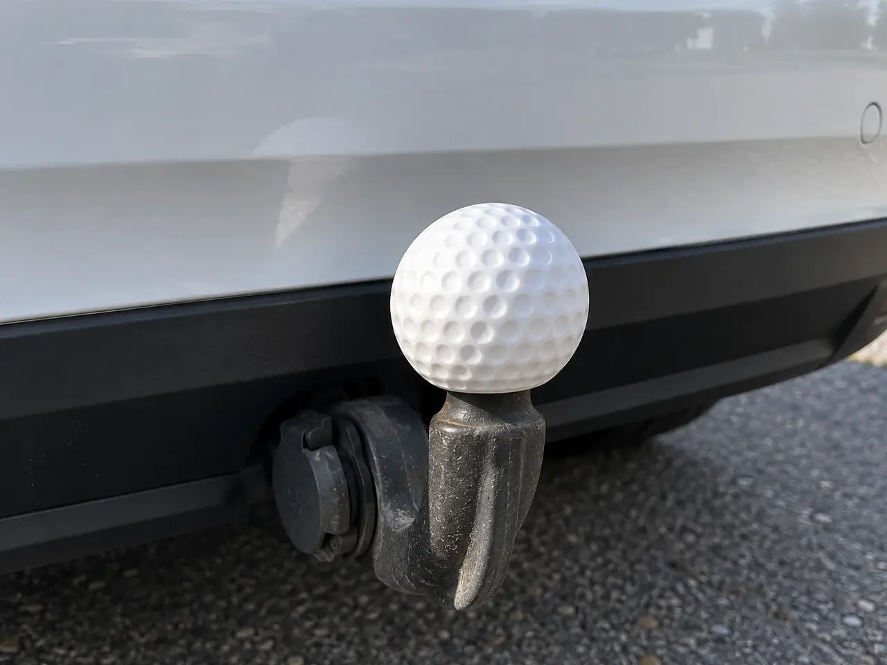 Billede 1 - Golfbold til anhængertræk – Hvid ⛳