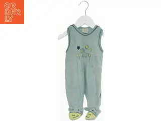 Blå baby heldragt med dyremotiv fra Fixoni (str. 56)