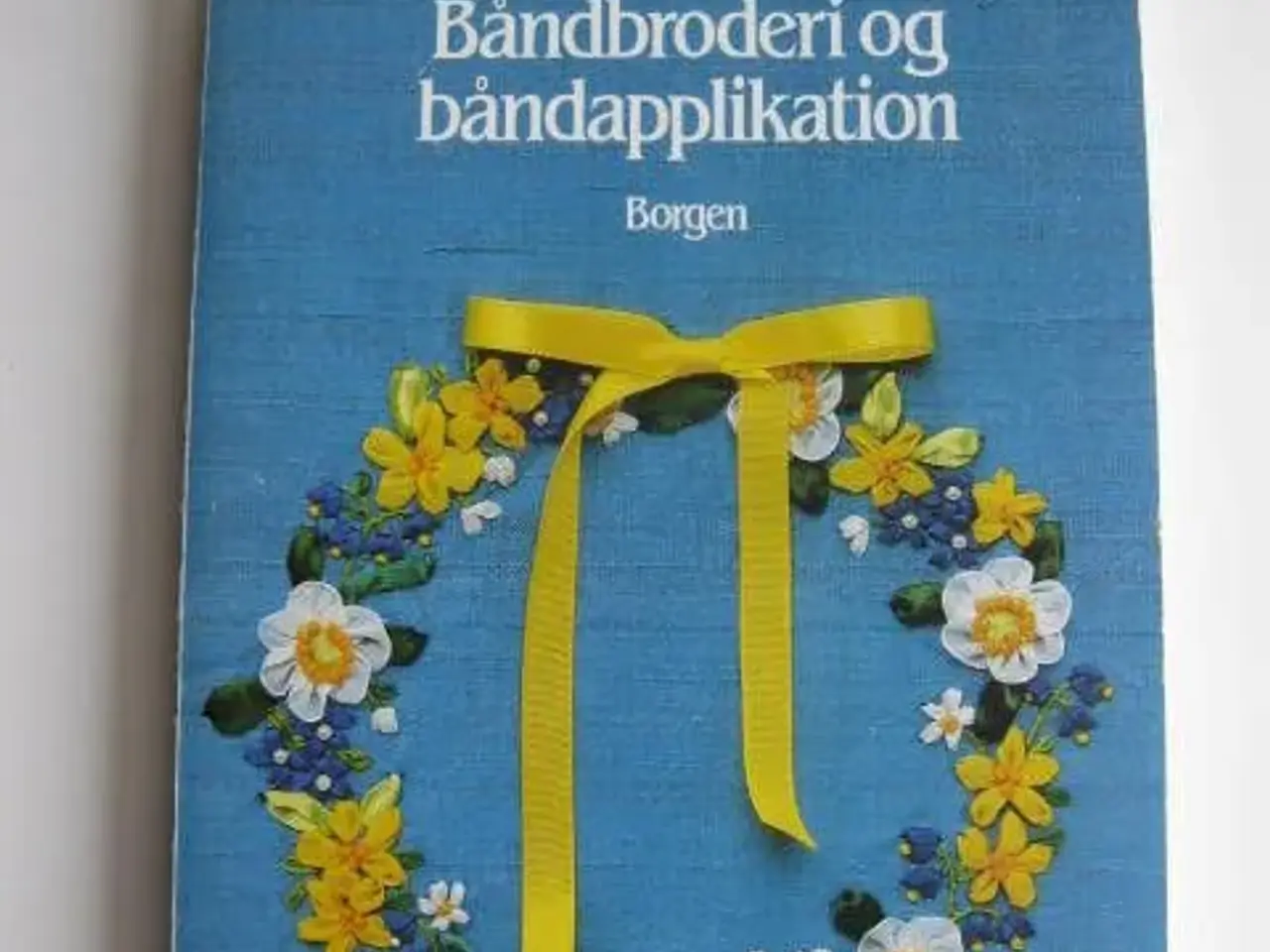 Billede 1 - Båndbroderi og båndapplikation