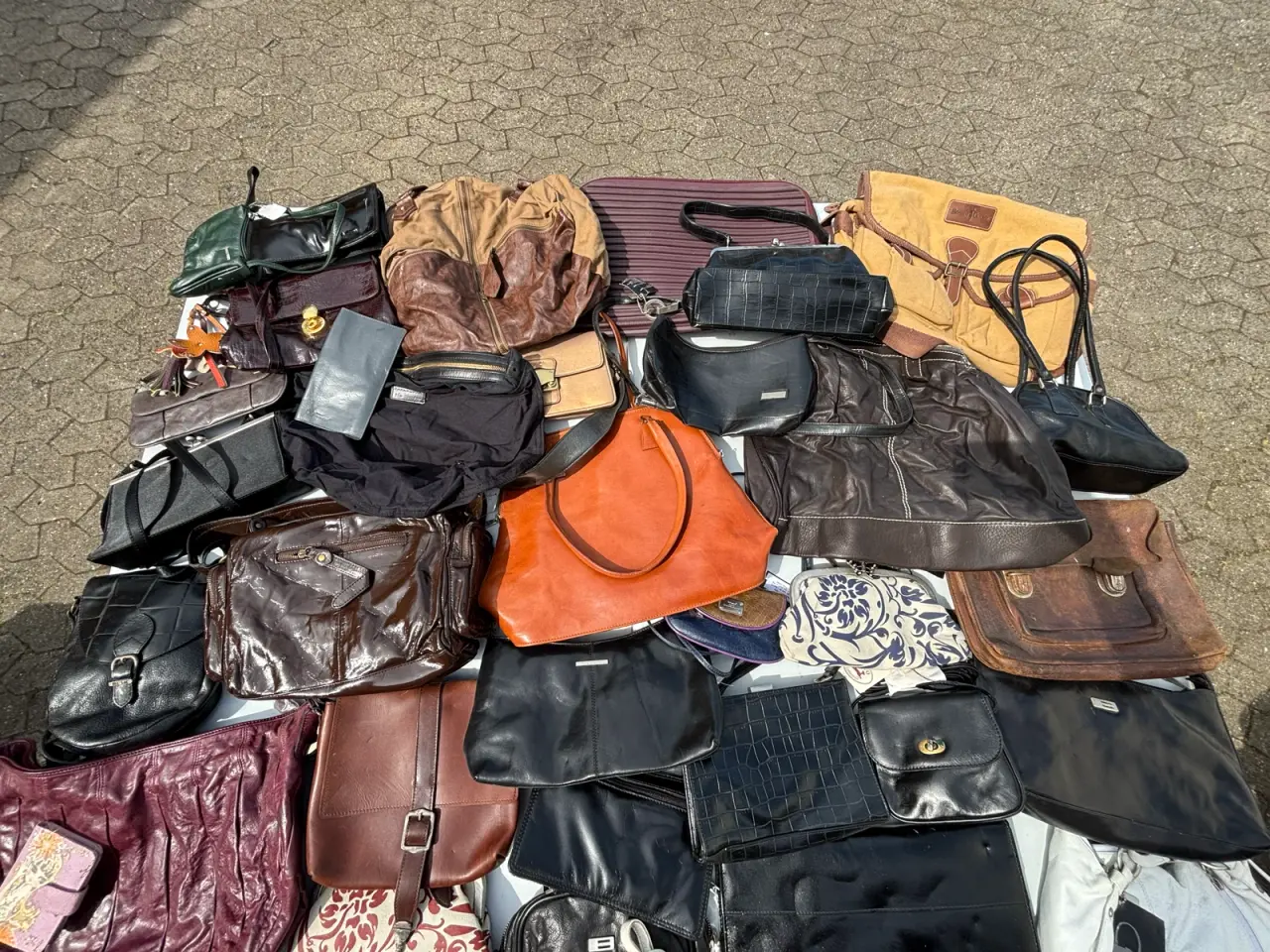 Billede 9 - 208 stk tasker, punge osv fra butik