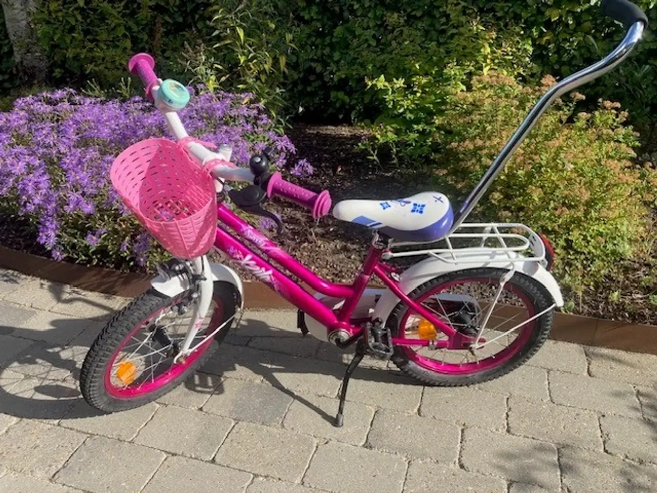 Billede 3 - Pigecykel 16" mont. med støttestang.