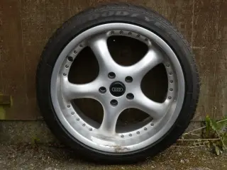 Et stk. 18X 8,5Audi Aez fælg