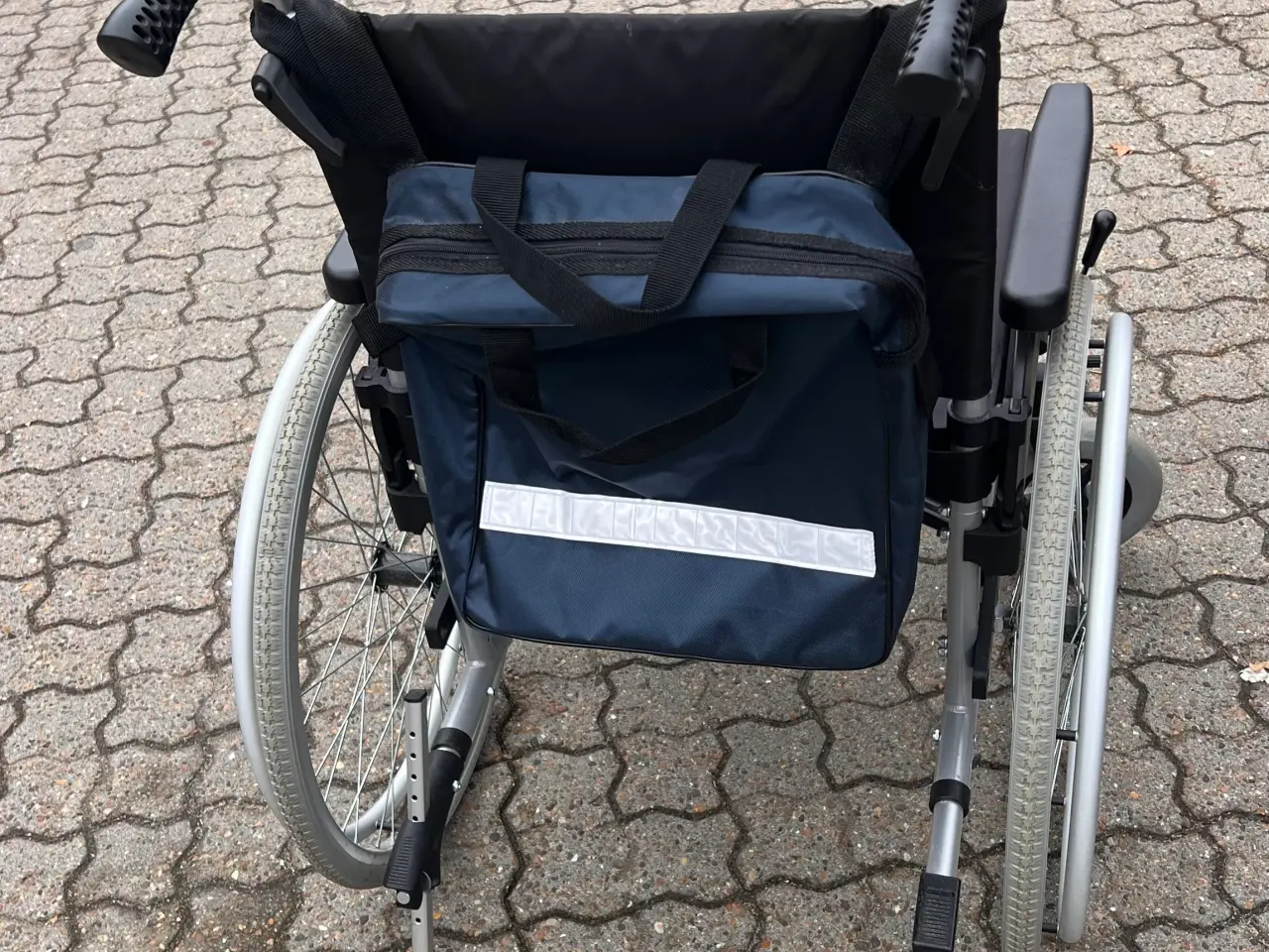 Billede 3 - Mobilex kørestol, kun let brugt