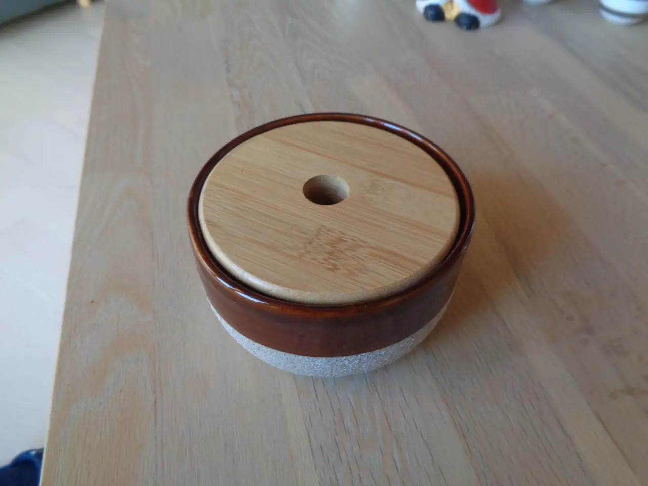 Billede 2 - Porcelæns krukke med låg 