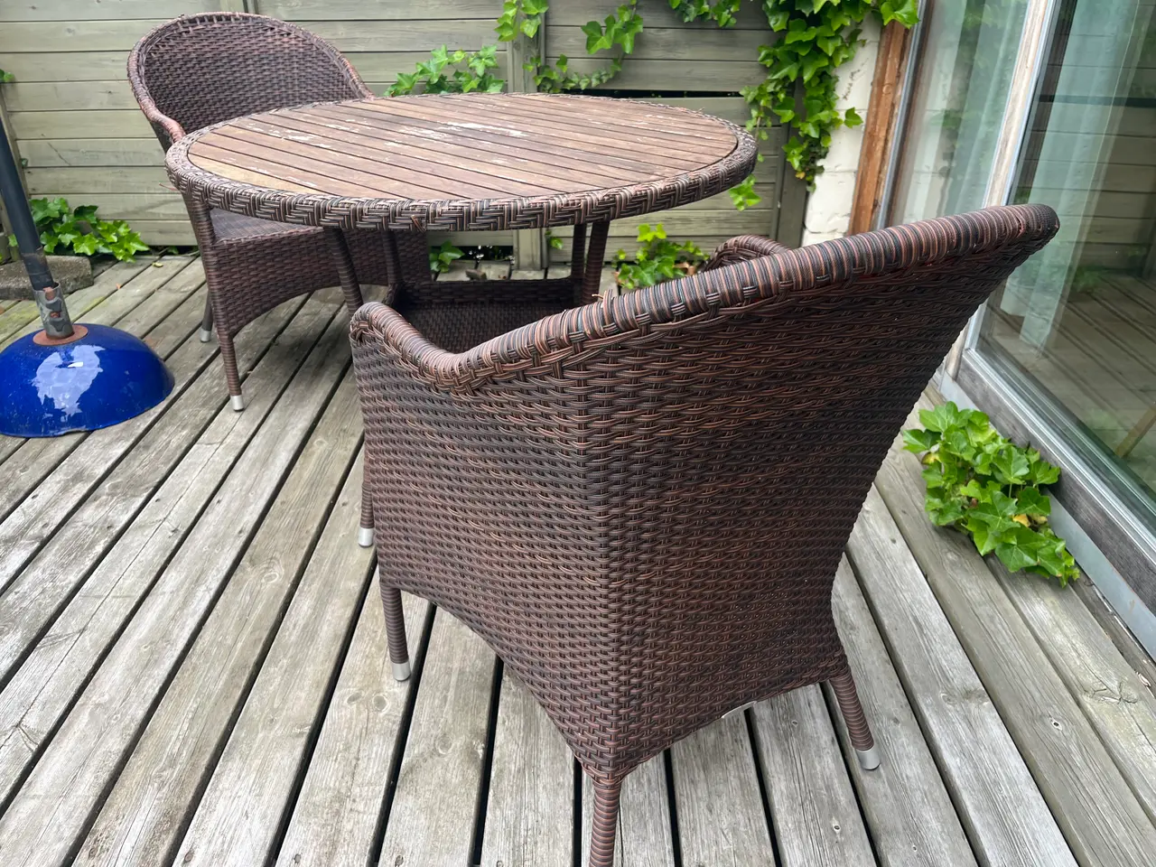 Billede 2 - Havebord Ø100 cm med to stole