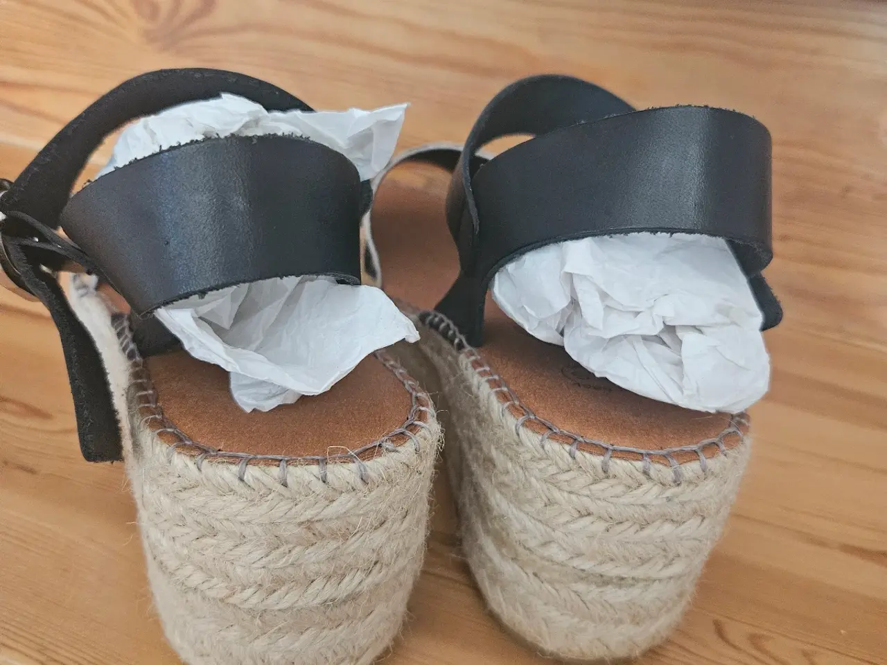 Billede 2 - UBRUGTE SANDALER