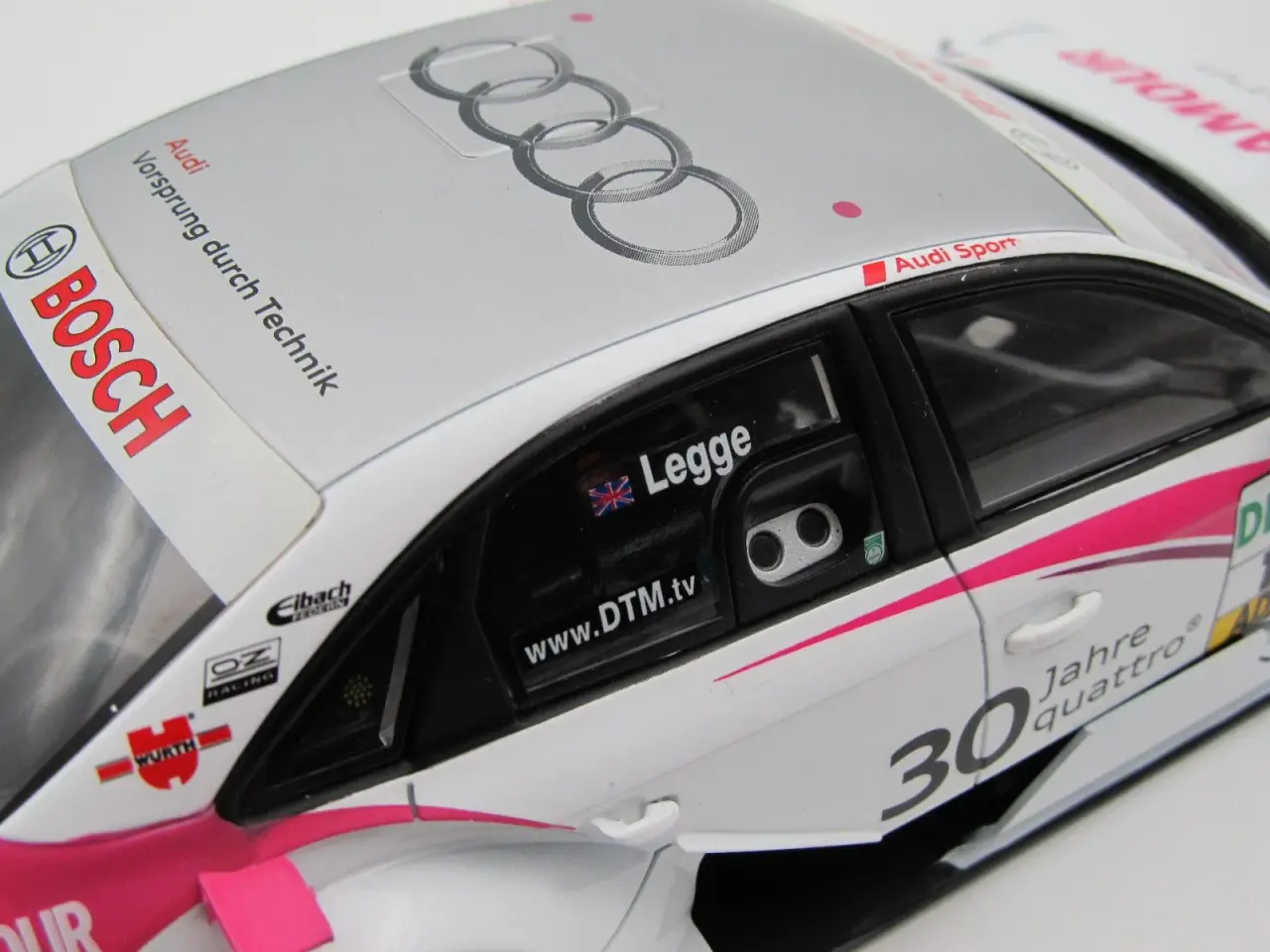 Billede 6 - 2010 Audi A4 DTM #15 1:18  Driver: Katherine Legge
