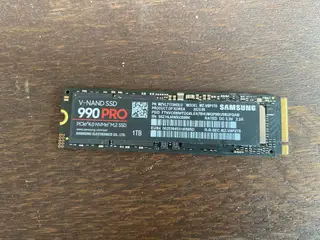 Samsung 990 PRO 1TB NVMe M.2 SSD 