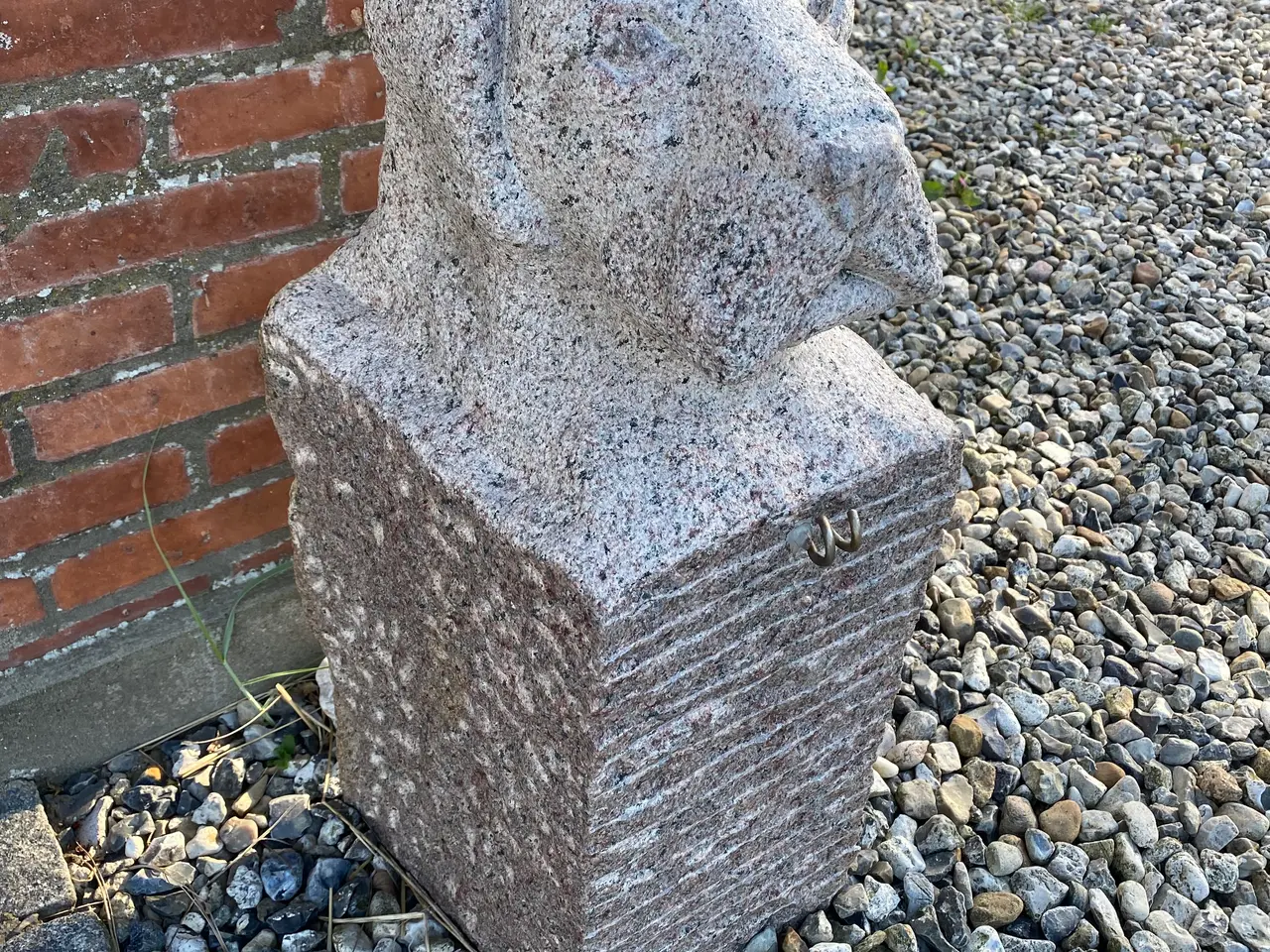 Billede 2 - Granithund med rustfri krog.