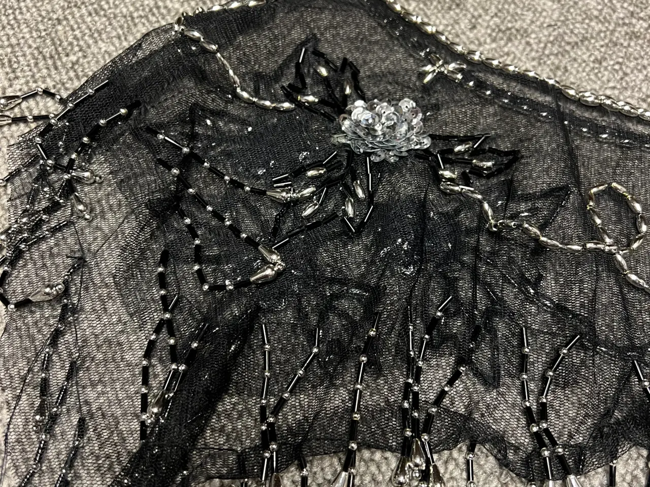 Billede 4 - Smuk ny halskrave til at tage over hovedet