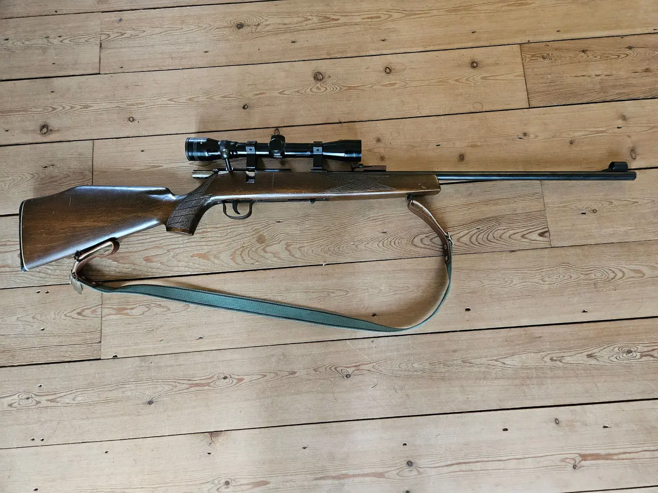 Billede 1 - Voere salonriffel med kikkert og 5-skuds magasin