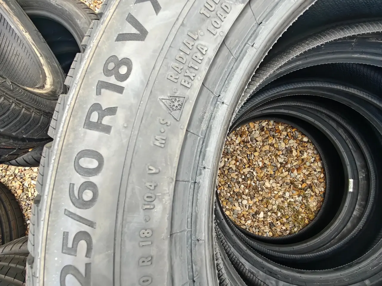Billede 2 - 225/60-18