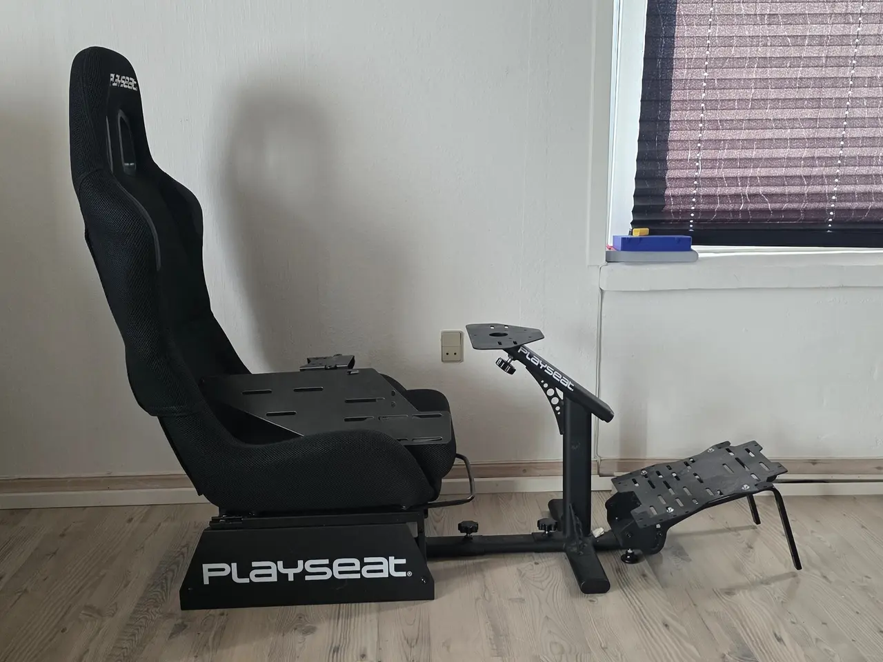 Billede 1 - PlaySeat Evolution racersæde med ekstra dele