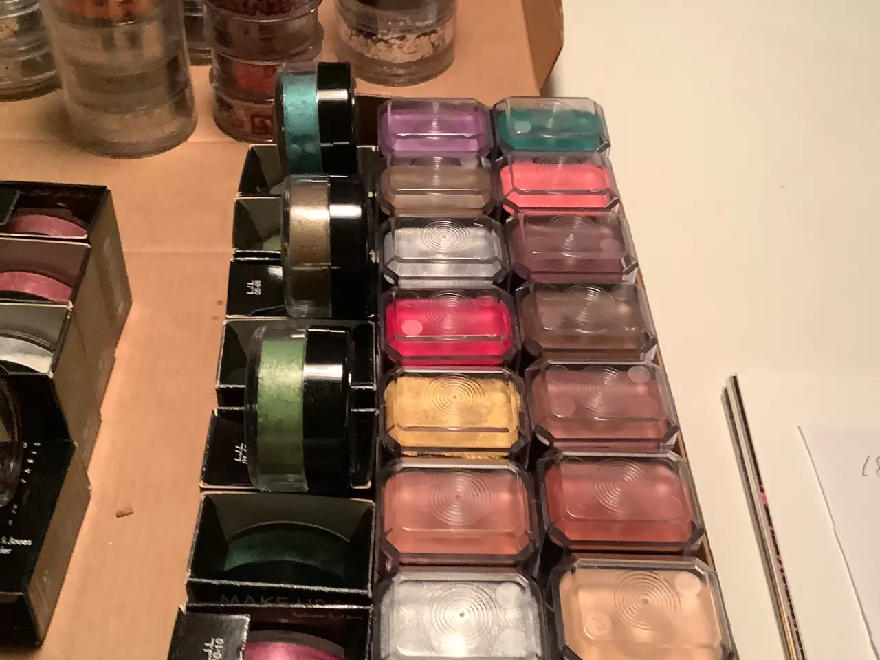Billede 6 - Stor makeup serie sælges ud .