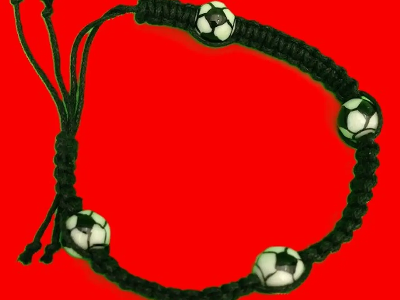 Billede 7 - Armbånd med fodbolde - glasperler