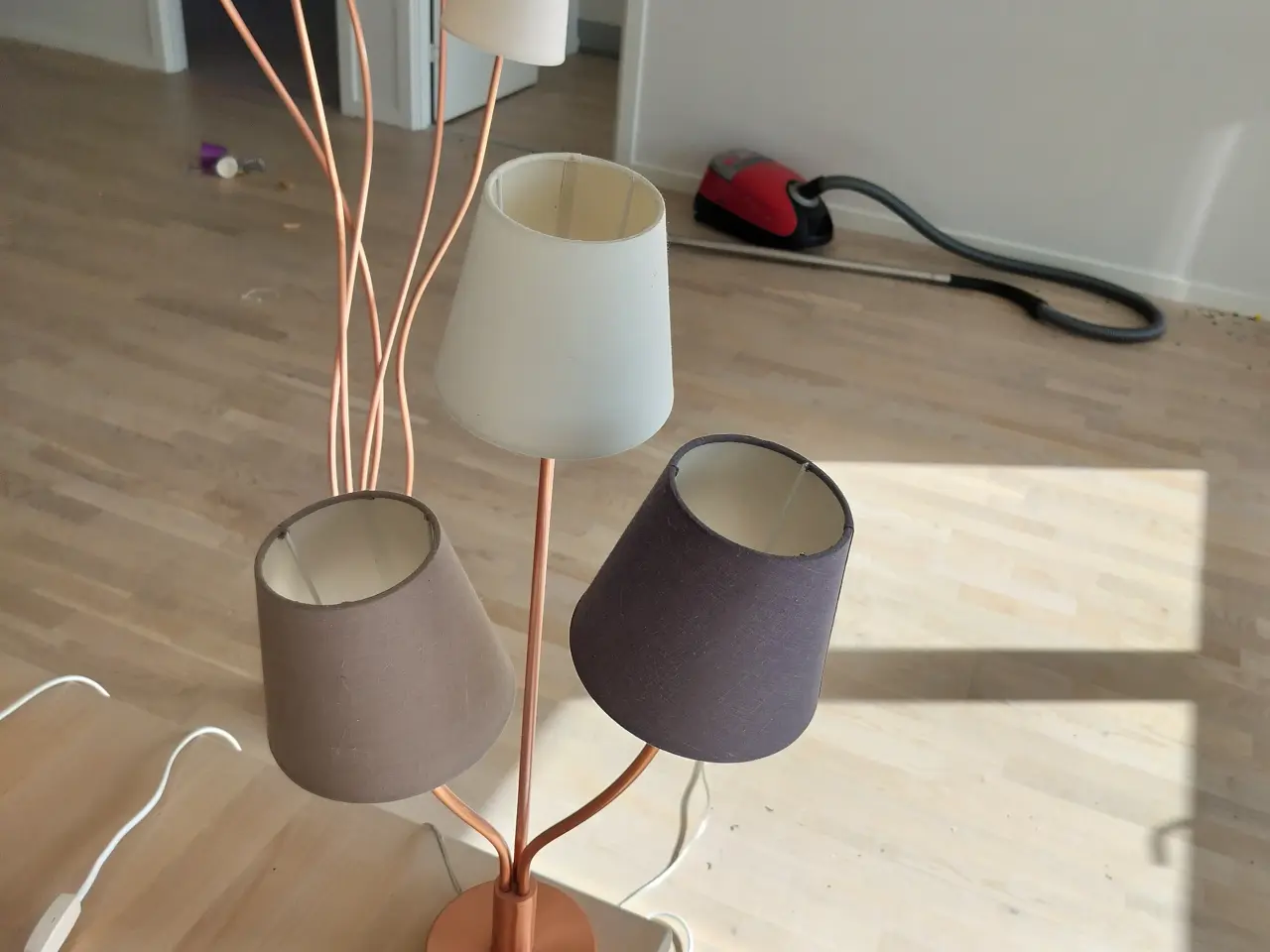 Billede 1 - Gulvlampe og Bordlampe.