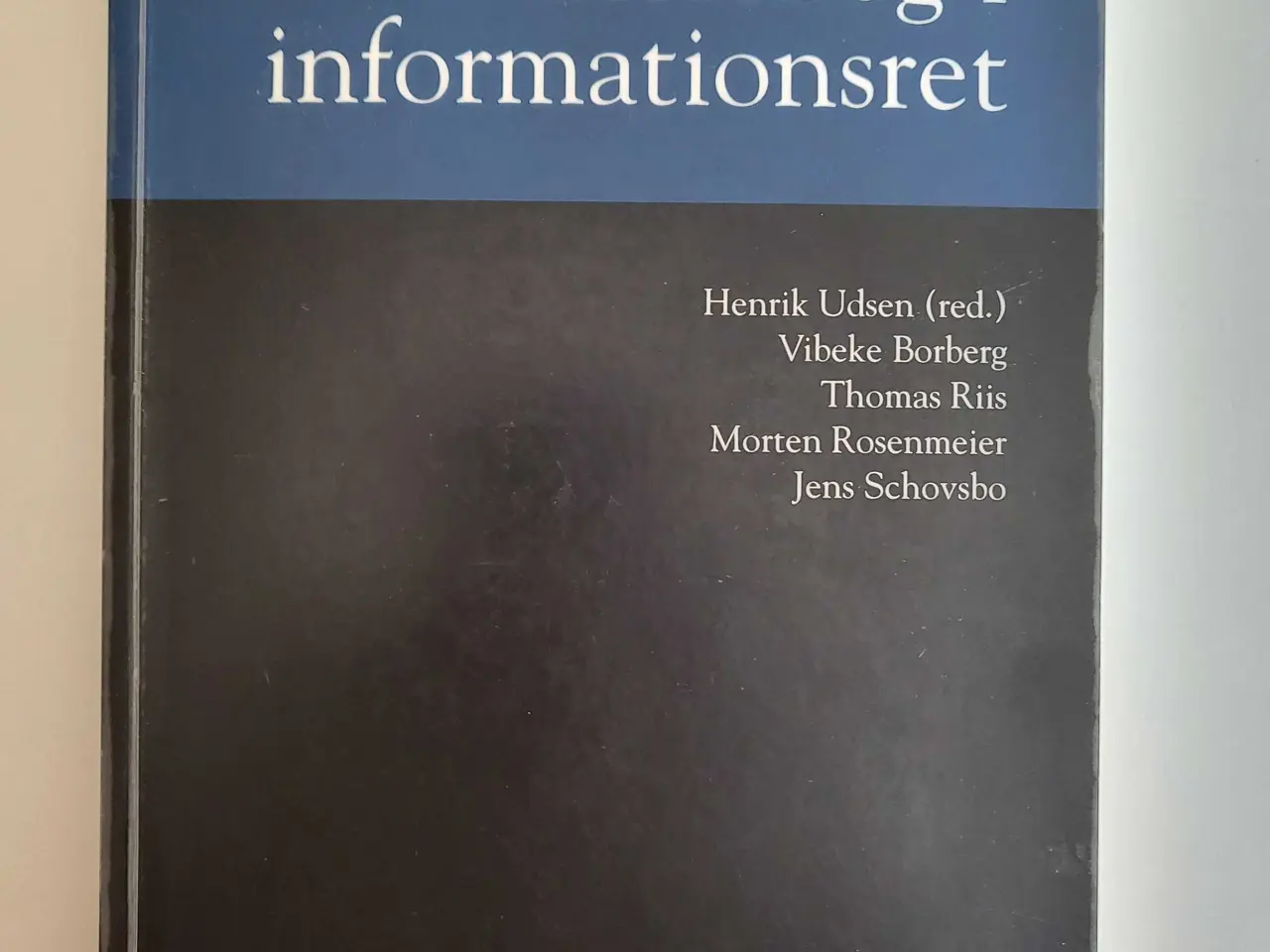 Billede 1 - Lærebog i informationsret