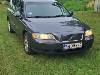 Volvo V70 med fast træk , sommer/ vinter alu. fælg