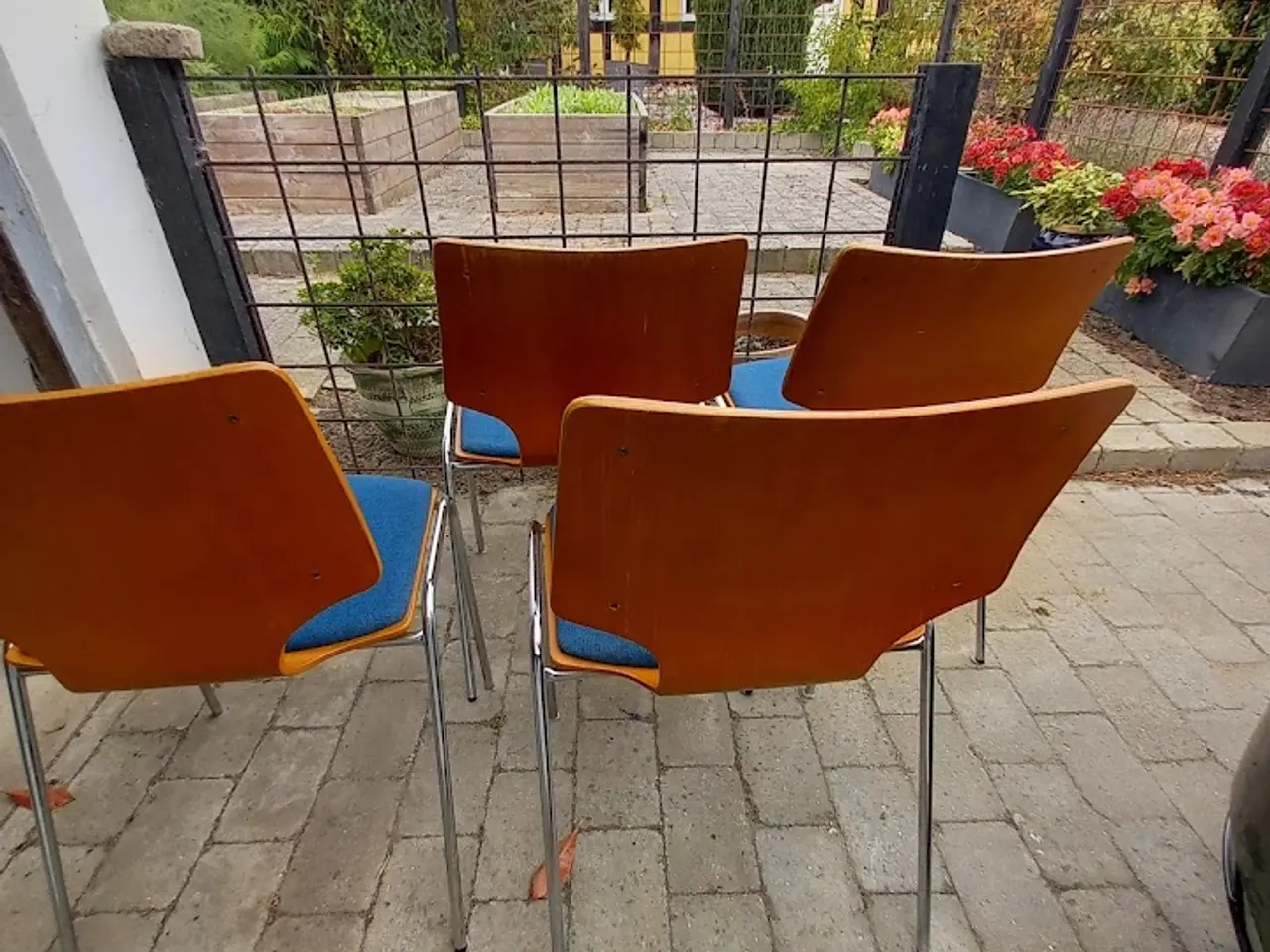 Billede 6 - 4 stabelstole i teak og stof