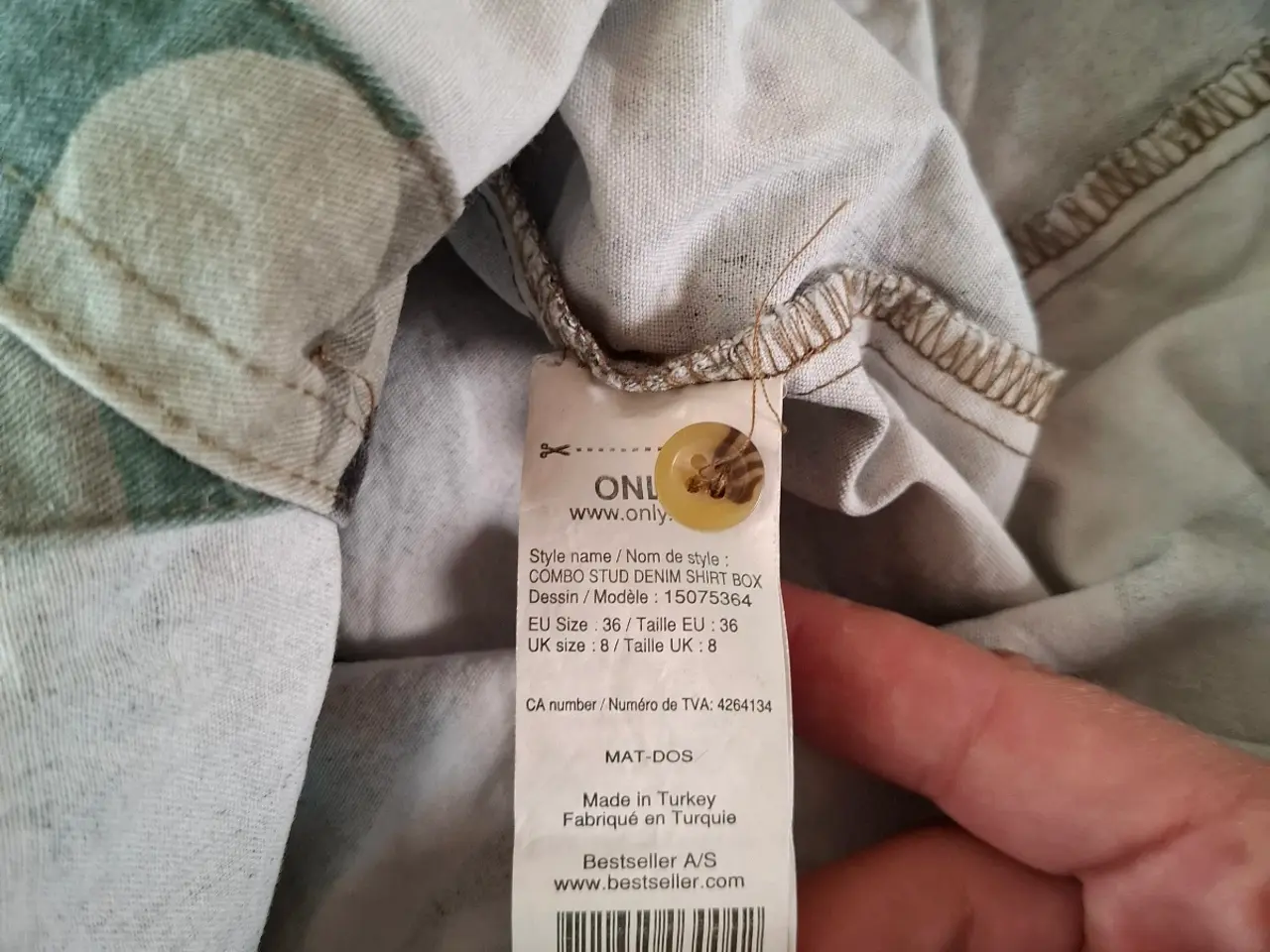 Billede 4 - Smuk detaljeret skjorte fra ONLY, sælges.