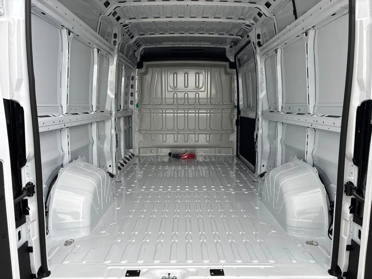 Billede 10 - Peugeot e-Boxer 435 110 L3H2 Premium