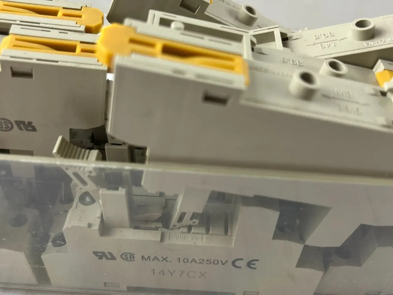Billede 4 - Omron P2RF-05-E relæ Socket parti DIN Rail 5-Pin