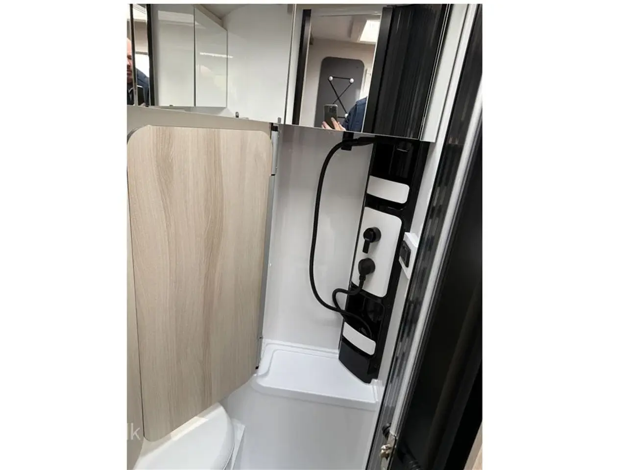 Billede 7 - 2026 - Hobby De Luxe 460 SFf 2026 Hobby De Luxe 460 SFf DK Line Se den hos Hinshøj Caravan A/S