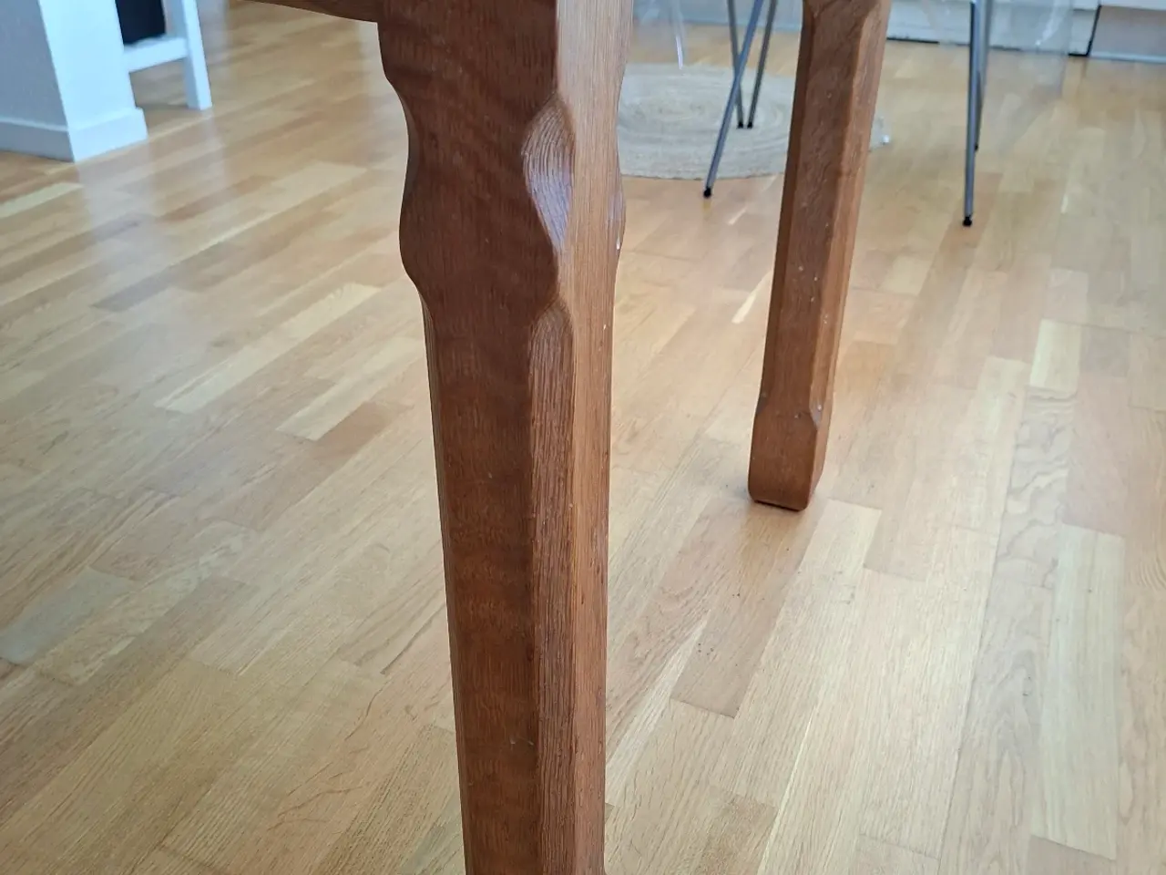 Billede 2 - Spisebord massiv eg.