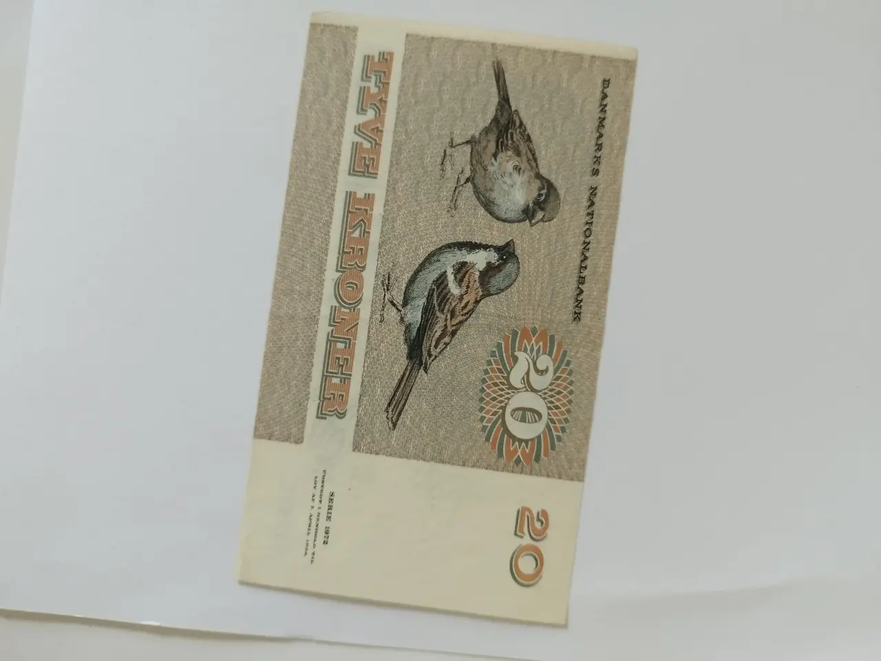Billede 4 - Tyve Kroner. 1979.Den med 2 gråspurve