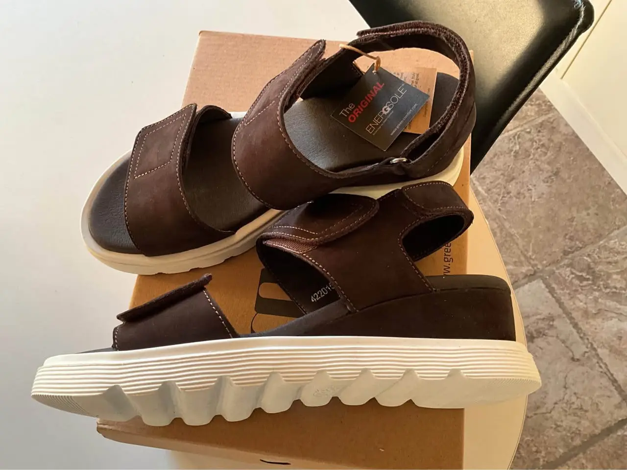 Billede 2 - NY lækker sandal, til hverdag og fest