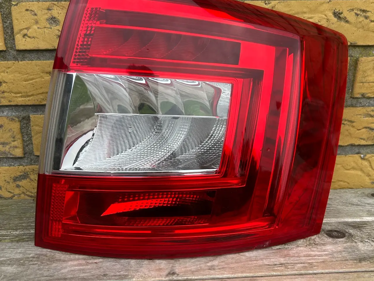 Billede 1 - Baglygte højre, Skoda Octavia 5E, årg. 2012 -