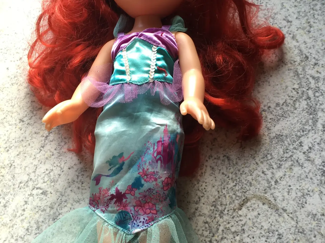 Billede 2 - Helt ny flot Disney Ariel dukke 35 cm høj