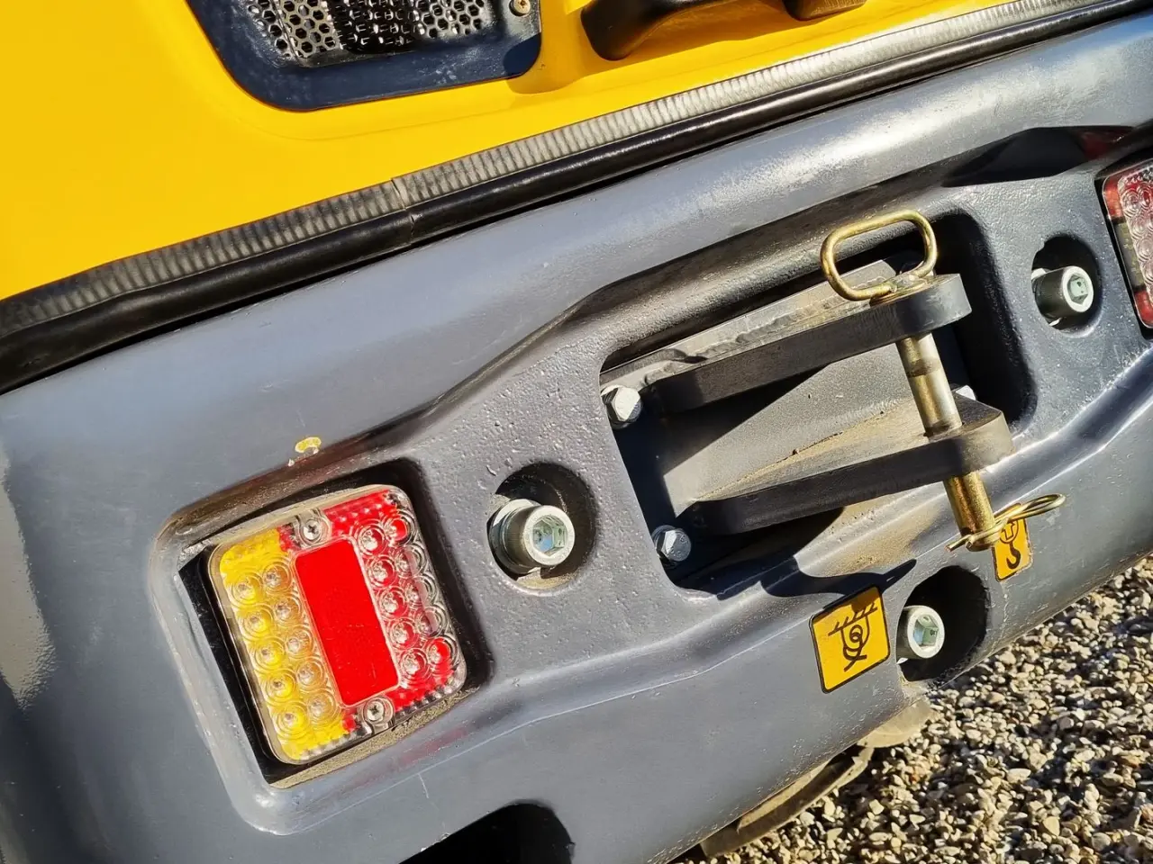 Billede 9 - Eurotrac W12S / lukket kabine / fabriksny / skovl & gafler / Kubota motor