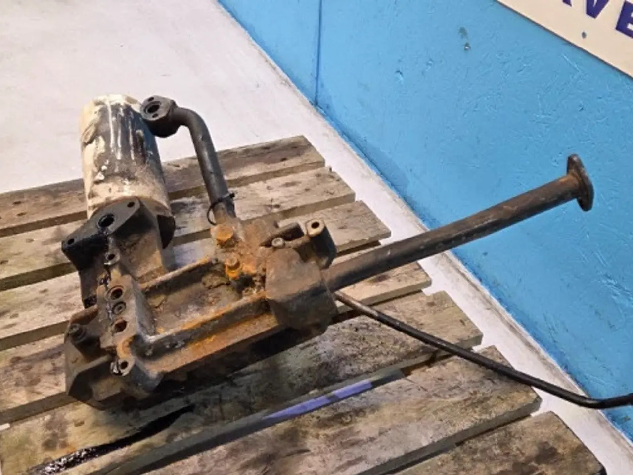 Billede 4 - SisuDiesel 84CTA-4V Oliekøler 836855522