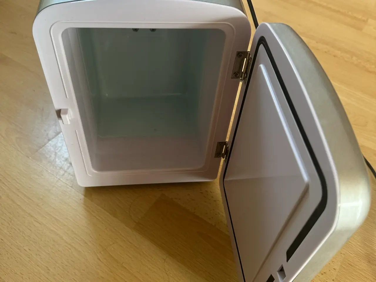 Billede 2 - Mini køle og varme skab
