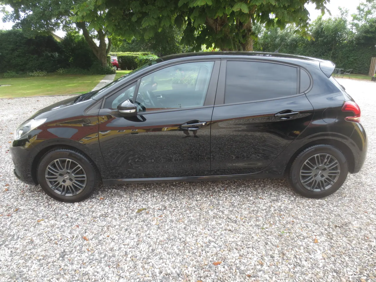 Billede 10 - Peugeot 208 1.6 HDi År 17. Nysynet. 