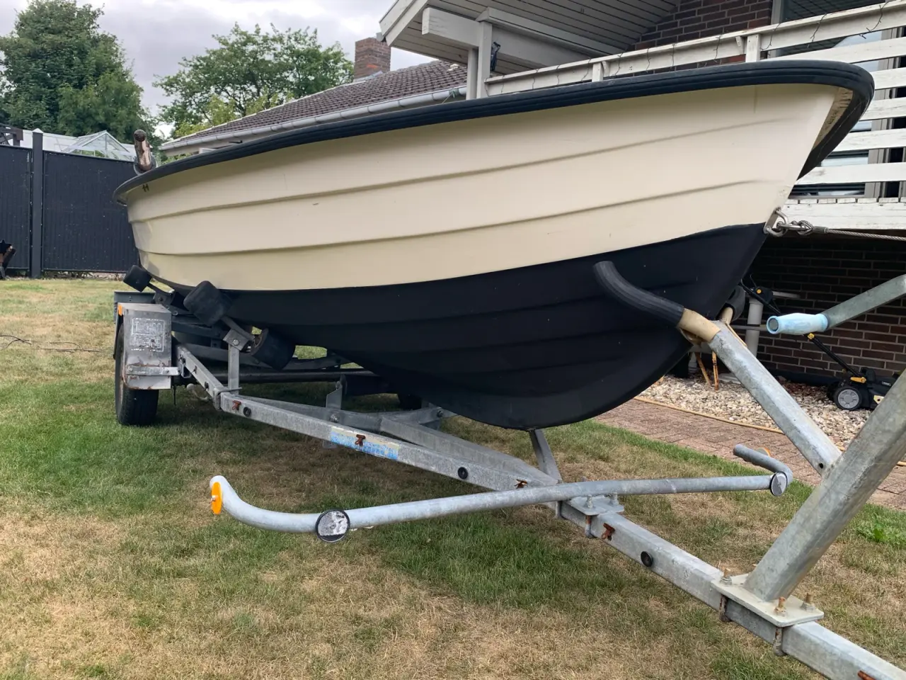 Billede 3 - Fiske jolle med motor og trailer nysynet